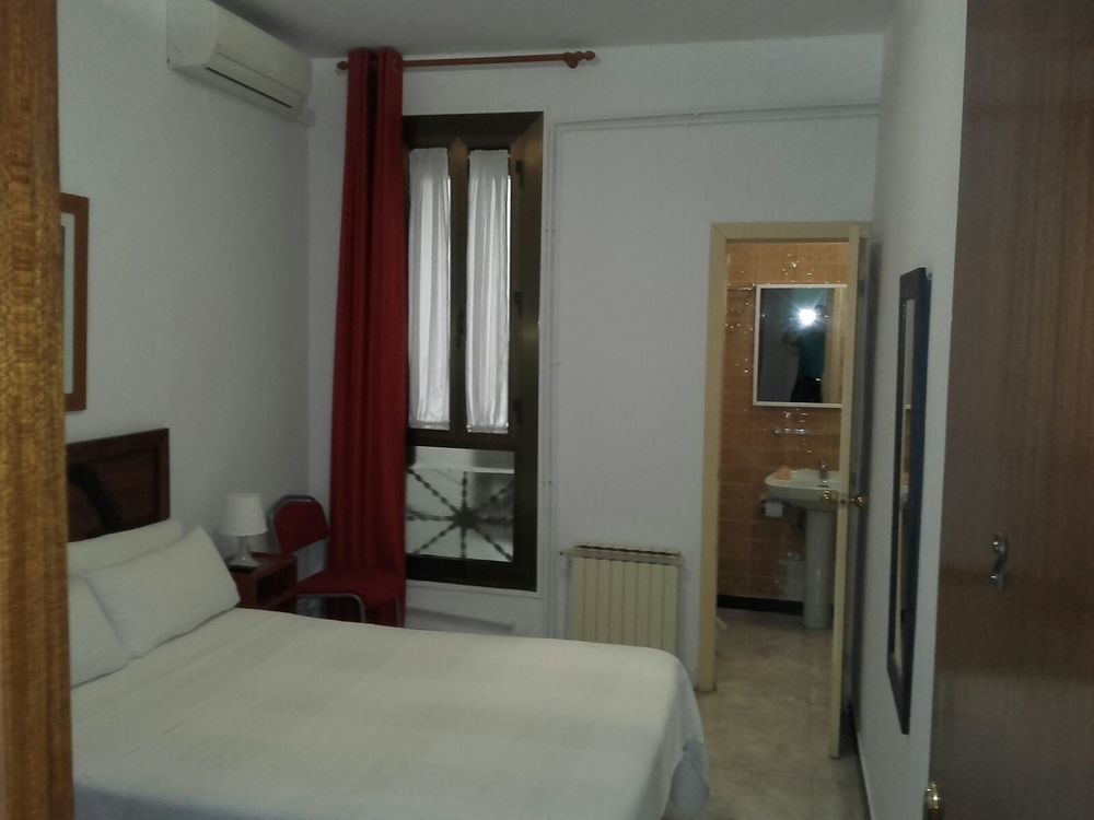 Hostal Absolut Stay Barcelona Exterior foto